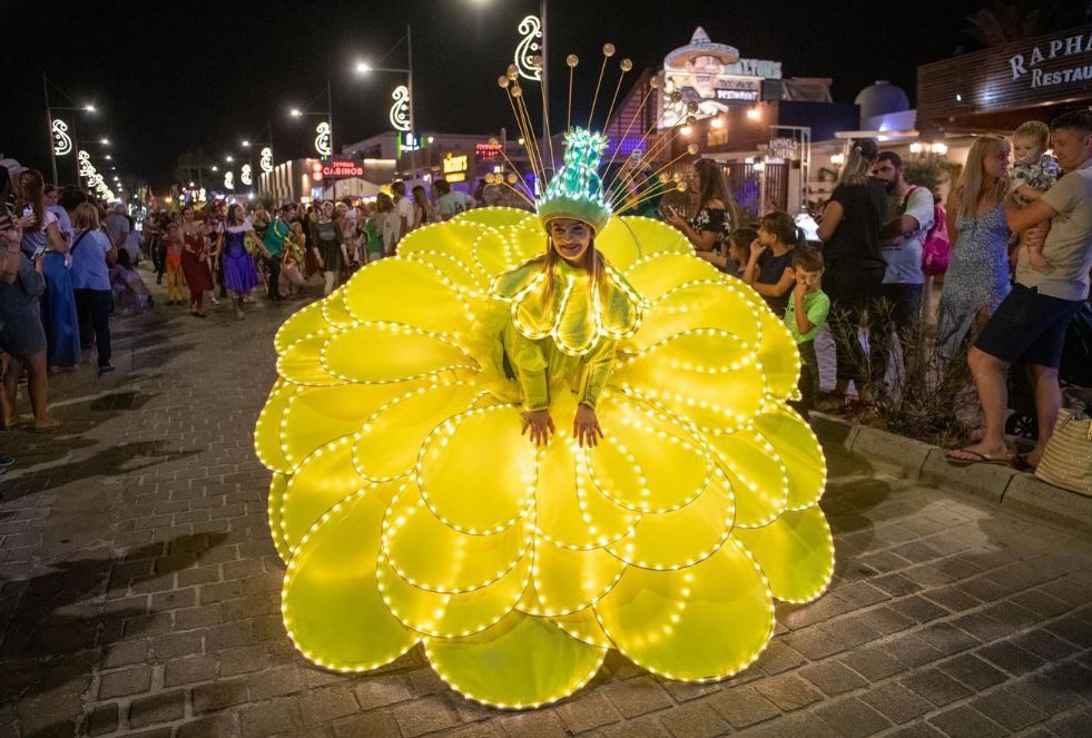 Әдемі жетілген әйелмен орыс үй порносы