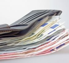Два лицеиста нашли кошелек с 2000 евро 