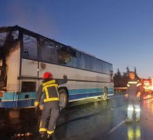 На шоссе Лимассол ‒ Никосия сгорел автобус