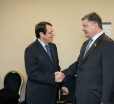 Президент Кипра поддерживает антироссийские санкции? Или это не так? 