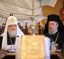Патриарх Кирилл поблагодарил архиепископа Хризостомоса II 