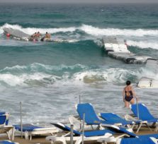 Первых туристов ждут на Кипре в июле 