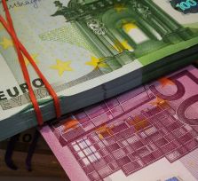 Платежи наличными на сумму больше 10 000 евро на Кипре — преступление!