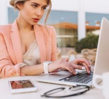 «Помогите, мой отец безумно влюблен в несуществующую женщину»