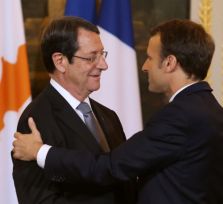 После визита в Москву президент Кипра отправился в Париж (фото) 