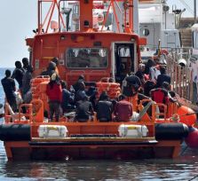 Прибывшие на север острова 33 беженца переданы Республике Кипр 