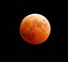 Самое длинное лунное затмение XXI века, багровая Луна и великое противостояние Марса! 