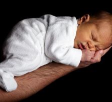 За приданым для новорожденных обратились 570 малоимущих кипрских семей