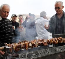 Жители Кипра съедают в среднем по 39,8 кг сувлы или сувлаки в год