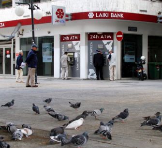 У гражданки Польши было 454 500 евро в Laiki Bank. После «стрижки» ей вернули 24 508 евро. Она подала в суд