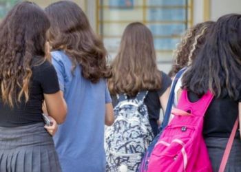 38 гимназисток из Лимассола обвинили учителя в сексуальных домогательствах 