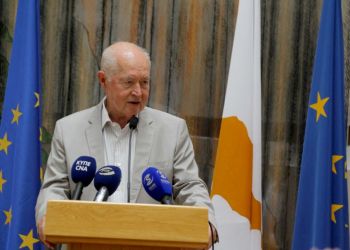 Экс-президент Кипра госпитализирован в тяжелом состоянии