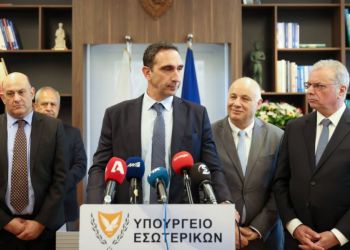 Глава МВД Кипра: онлайн-регистрацию в миграционном департаменте закрыли «из-за злоупотреблений агентами» 