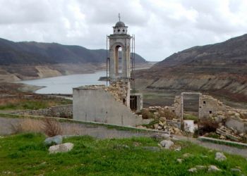 Крупнейшее водохранилище Кипра Курис заполнено на 12,3%. А ведь были годы, когда церковь святителя Николая уходила под воду