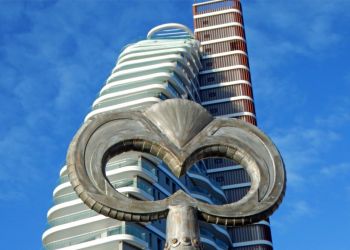 Лимассол — самый дорогой город на Кипре. Сколько платят его жители за жилье, рестораны, транспорт, продукты и образование?