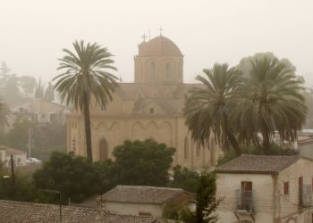 На Кипре мощная пыльная буря. Лучше воздержаться от прогулок 