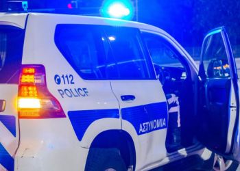 На Кипре угнали патрульную машину полиции