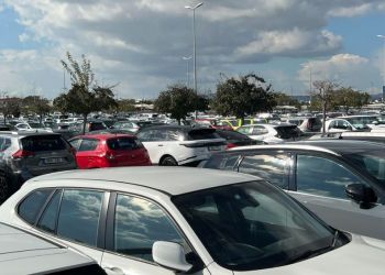 На Рождество и под Новый год в аэропортах Кипра вырос пассажиропоток. Количество парковочных мест ограничено