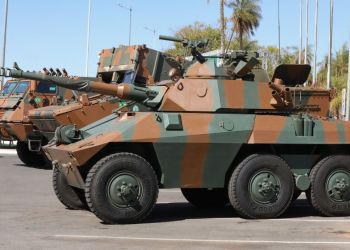 На учениях на Кипре перевернулся бразильский бронеавтомобиль 