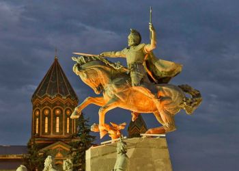 Никол Пашинян: теоретически армянские пенсионеры могут пять раз слетать на Кипр