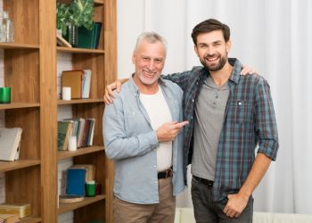 Почему молодые жители Кипра не спешат уезжать от родителей?