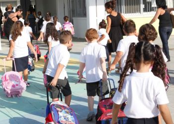 Родители — о дне забастовки учителей: 48 000 учащихся не смогут прибыть в школы к 11:00