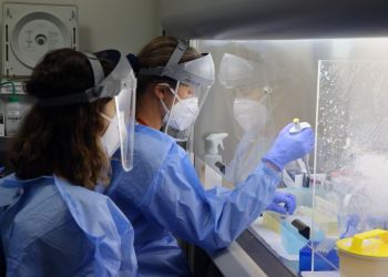 Сезонный грипп и Covid прибыли на Кипр раньше срока. Как защититься от вирусов? 