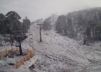 В Зеленый понедельник в Троодосе идет снег