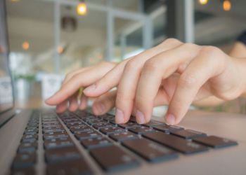 Жителей Первольи попросили оплатить муниципальные налоги. По 5000, а то и 6000 евро 