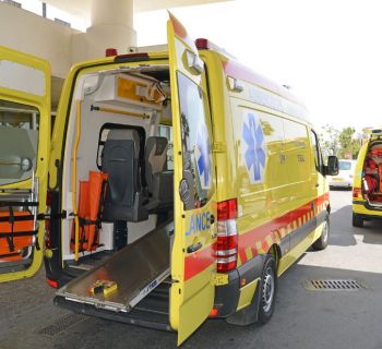 ЧП в Лимассоле: молодую женщину на электросамокате сбил автомобиль