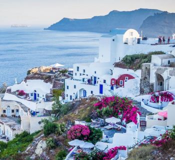 Cyprus Airways предлагает улететь в Афины и на греческие острова. Билеты стартуют от 82 евро в обе стороны