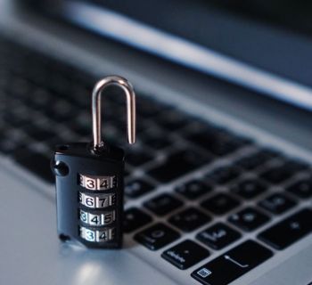 Филиал иностранной компании в Лимассоле отправил мошенникам 1,2 млн евро