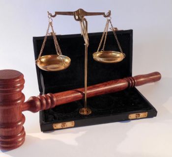 Кипрский адвокат украл компенсацию своего клиента за ДТП. Из 257 443 евро он отдал лишь 25 000 