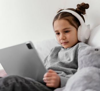 Минобразования Кипра выплатит гранты родителям части школьников на покупку ноутбуков и планшетов