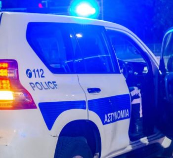 На Кипре угнали патрульную машину полиции