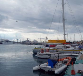 На Кипре введен еще один «желтый» уровень погодной опасности из-за проливных дождей и гроз. И снова на 24 часа