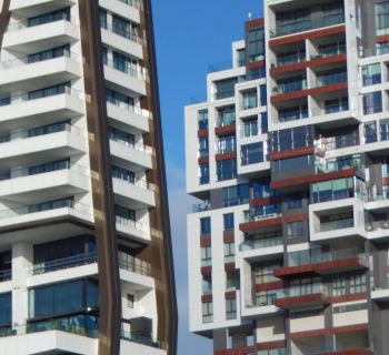 Парламент Кипра обсуждает законопроект, который затронет владельцев более 219 тысяч единиц жилья