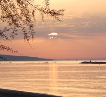 Погода на Кипре в середине апреля: до +30 и африканская пыль в воздухе, которую смоют дожди