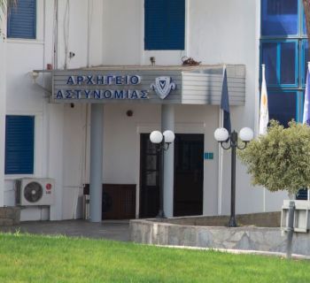 Полиция Кипра ищет обвиняемого в покушении на израильтянина. Он выписался из психбольницы Аталасса и… улетел в Румынию 