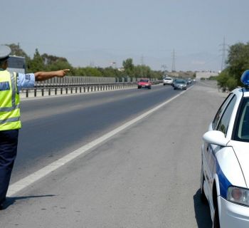 Полиция Кипра задержала водителя без прав и страховки. Результат алкотеста оказался почти в 17 раз выше нормы 