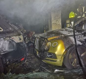 Пожар в автосалоне в Пафосе: огнем повреждены 10 автомобилей, 11 мотоциклов, 3 гольф-кара и гидроцикл