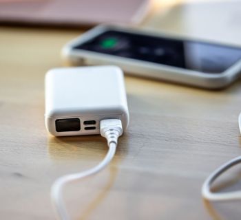 Пожарные Никосии потушили возгорание, вызванное неисправным портативным зарядным устройством