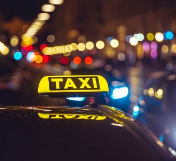 Реформа такси на Кипре: новая система лицензирования и борьба с «пиратством» и завышением цен в аэропортах