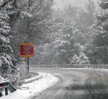 В горах Троодоса — снегопад, густой туман и оползни