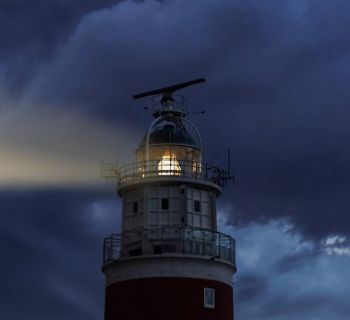 В море у южных берегов Кипра была потеряна связь с яхтой, вышедшей из порта Израиля. Ее пытаются найти три страны