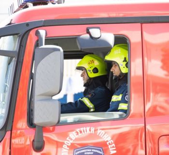 В Никосии столкнулись три автомобиля. Два из них загорелись