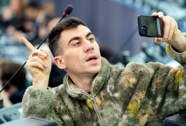 25-летний депутат Европарламента Фидиас Панайоту: через несколько лет нас станет меньше — заводите детей