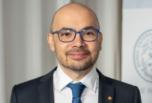 Внук эмигранта из Фамагусты — «Человек года-2025» по версии Time и один из архитекторов искусственного интеллекта 