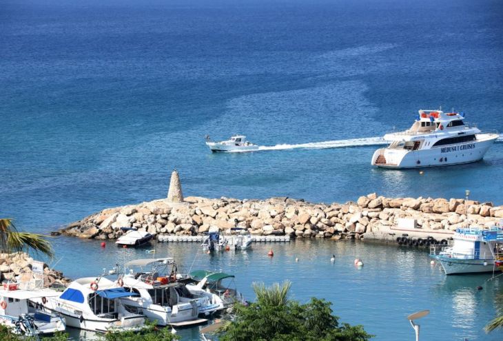 А прилетят ли туристы? Кипрские отельеры обеспокоены 