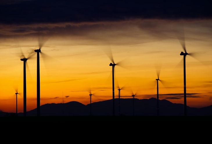Производство электроэнергии из возобновляемых источников: ветра, солнца и биотоплива